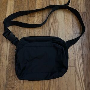 BAGGU BLACK FANNY PACK